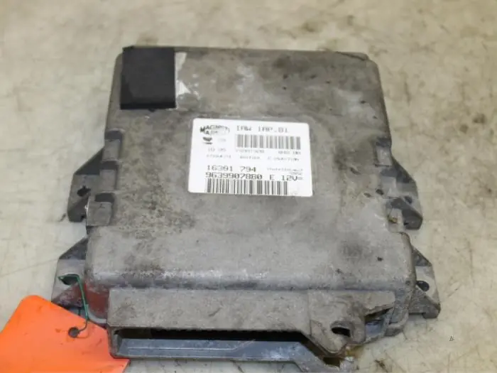 Deal - Computer Motormanagement Peugeot 206 O110869