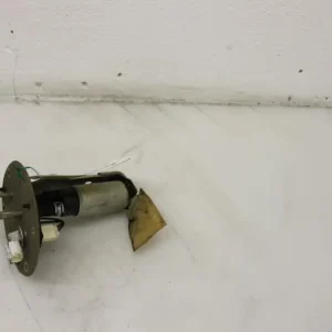 Actie loopt bijna af - Benzinepomp Mitsubishi Galant O137534
