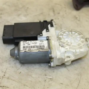 Nieuw - Raammotor Portier Volkswagen Golf O71075